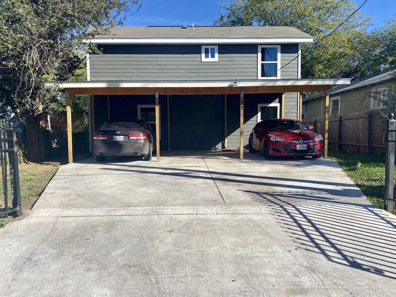 More Photos Of 1522 South Elmendorf St, San Antonio Apartments For Sale