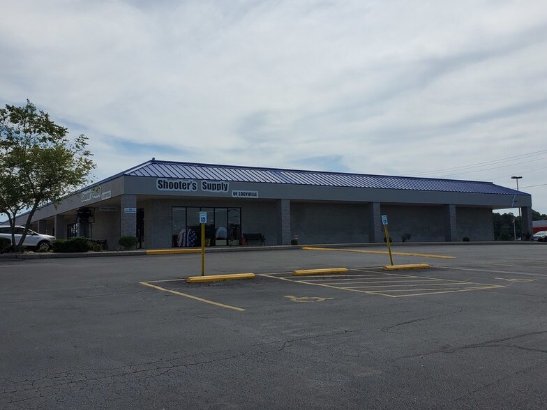 More Photos Of 385 Outlet Ave, Eddyville Unknown For Lease