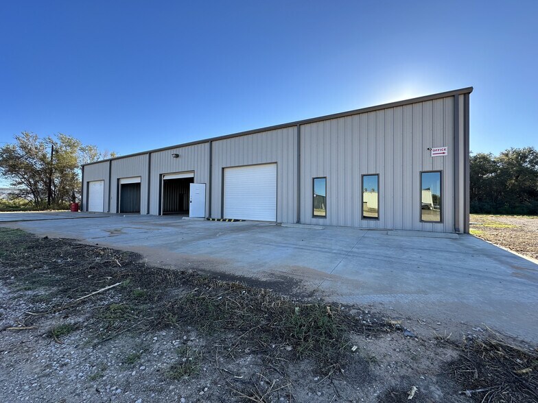 Primary Photo Of 1811 Lubbock Hwy, Lamesa Warehouse For Sale