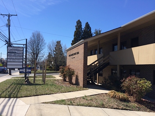 Primary Photo Of 420 S Crain Hwy, Glen Burnie Medical For Lease