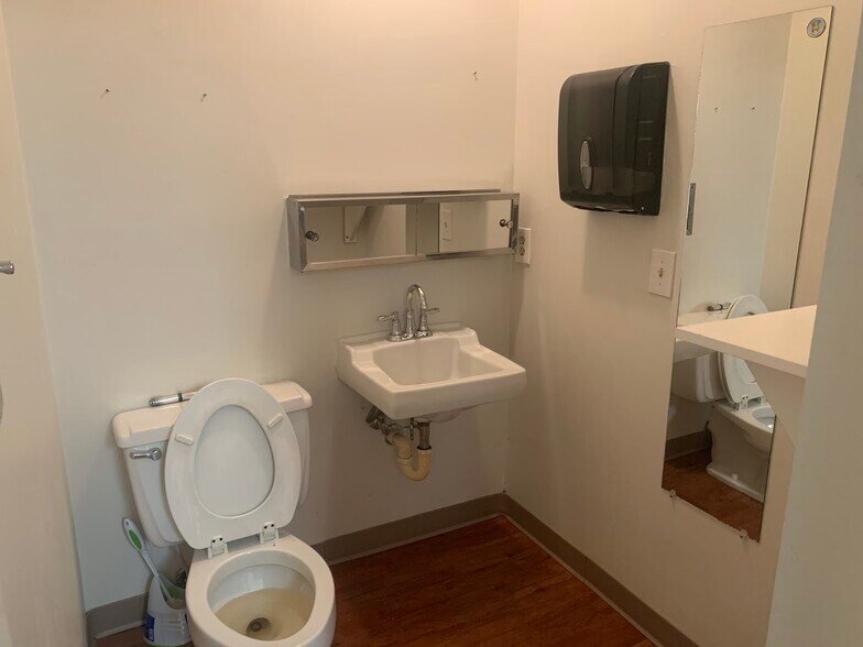 More Photos Of 255 Fortenberry Rd, Merritt Island Medical For Sale