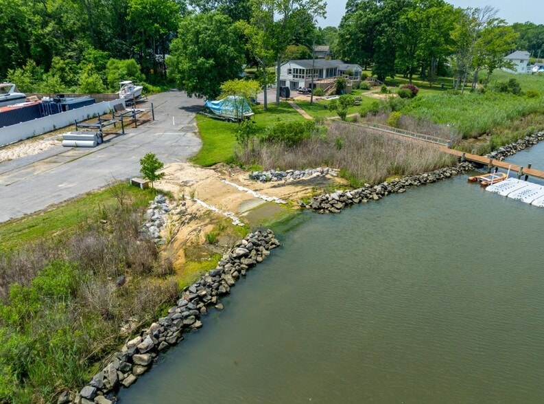 More Photos Of 1052 Old Turkey Point Rd, Edgewater Marina For Sale