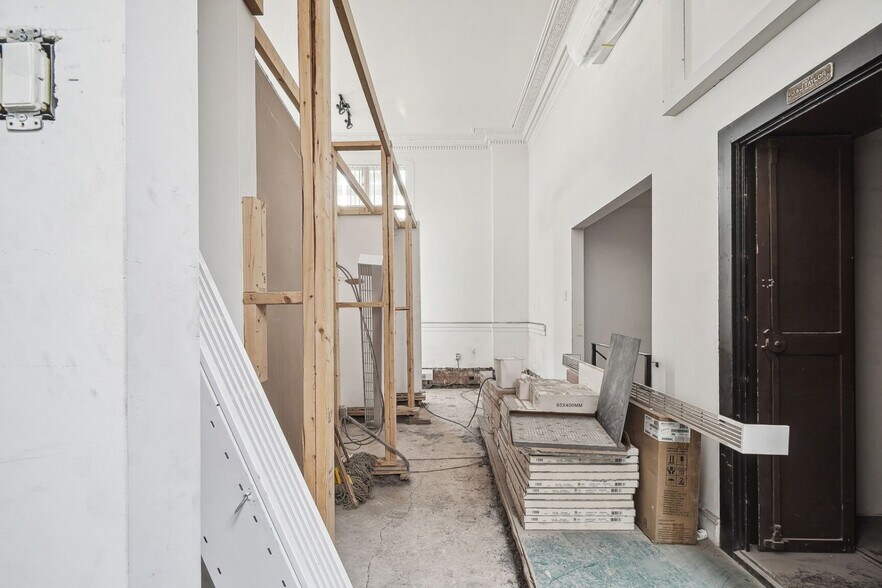 More Photos Of 4866 Rue Sainte-Catherine E E, Montréal Office For Sale