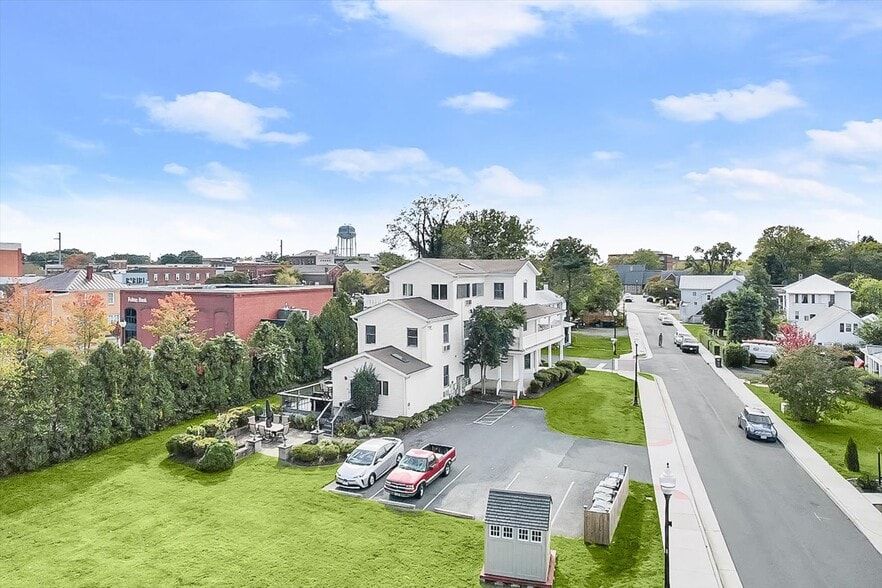 More Photos Of 9351 EAST St, Manassas Apartments For Sale