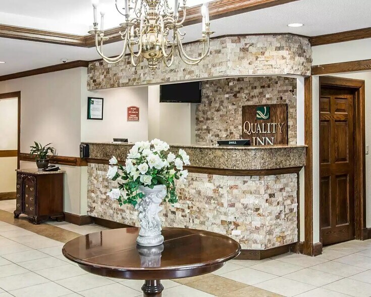 More Photos Of 26111 Telegraph Rd, Southfield Hotel For Sale
