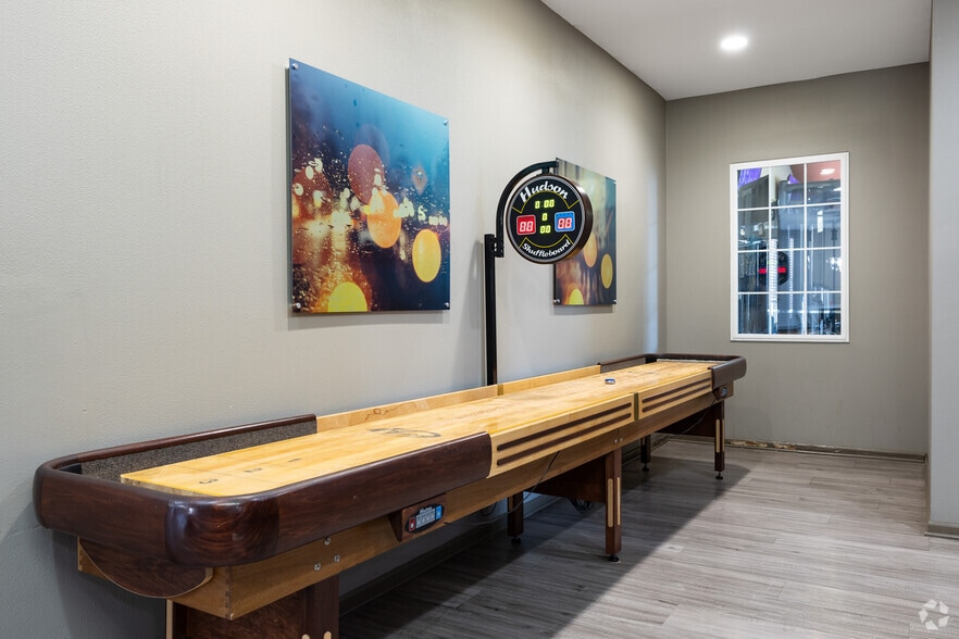 More Photos Of 500 Saluki Blvd, Carbondale Apartments For Sale