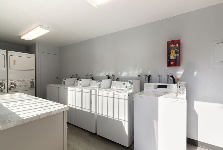 More Photos Of 2351 Victor Ave, Redding Apartments For Sale