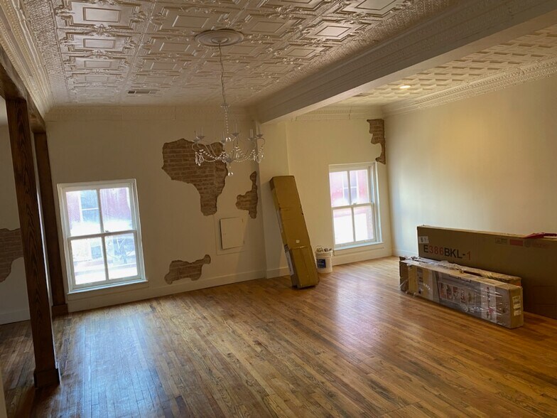 More Photos Of 109 W Virginia St, McKinney Office For Lease