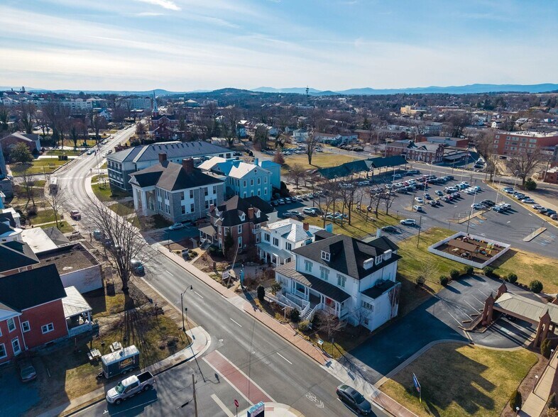 More Photos Of 301 S Main St, Harrisonburg Flex For Lease