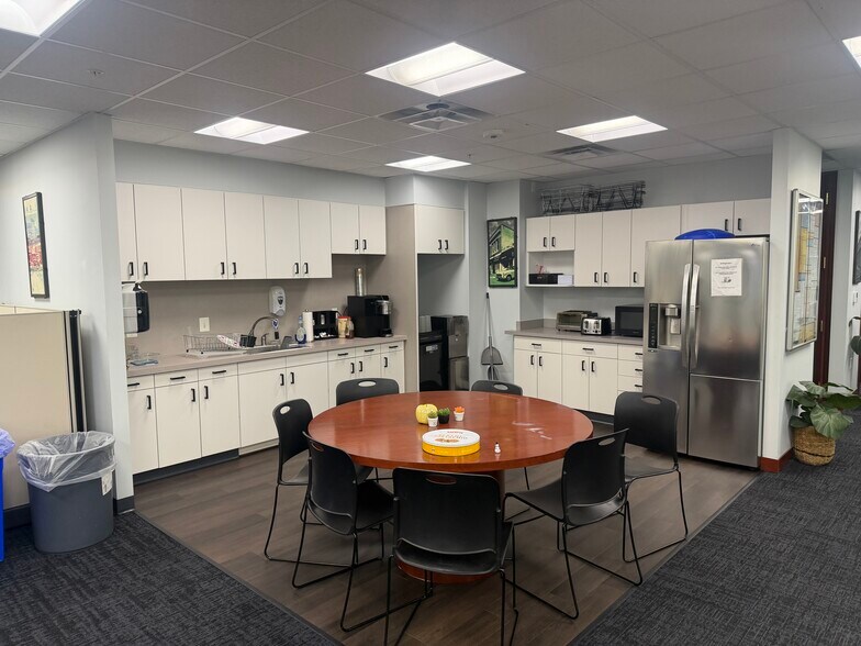 More Photos Of 501 Fairmount Ave, Towson Office For Lease
