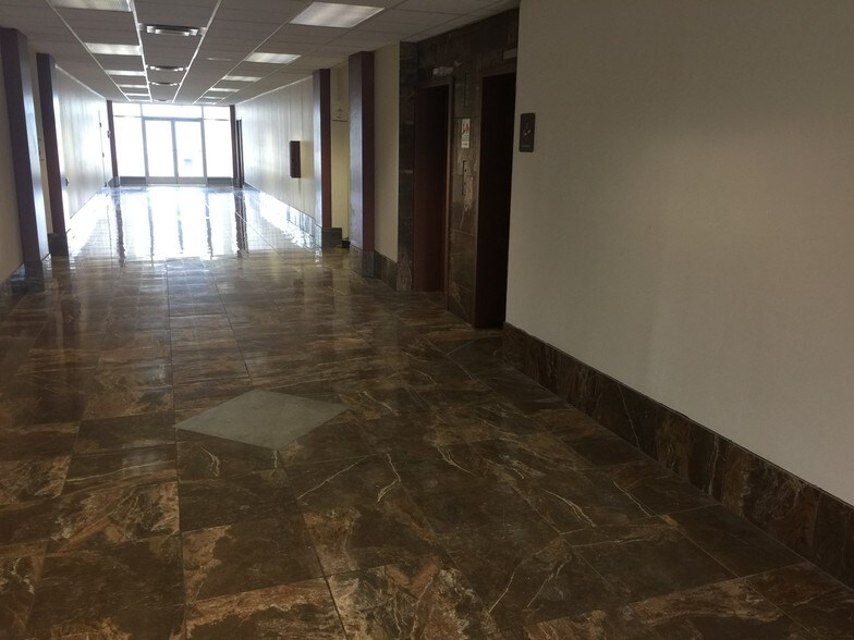 More Photos Of 6500 Pearl Rd, Parma Heights Office For Lease