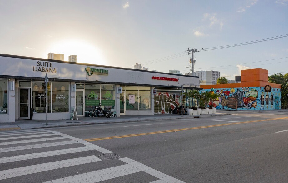 More Photos Of 2605-2617 N Miami Ave, Miami Freestanding For Lease