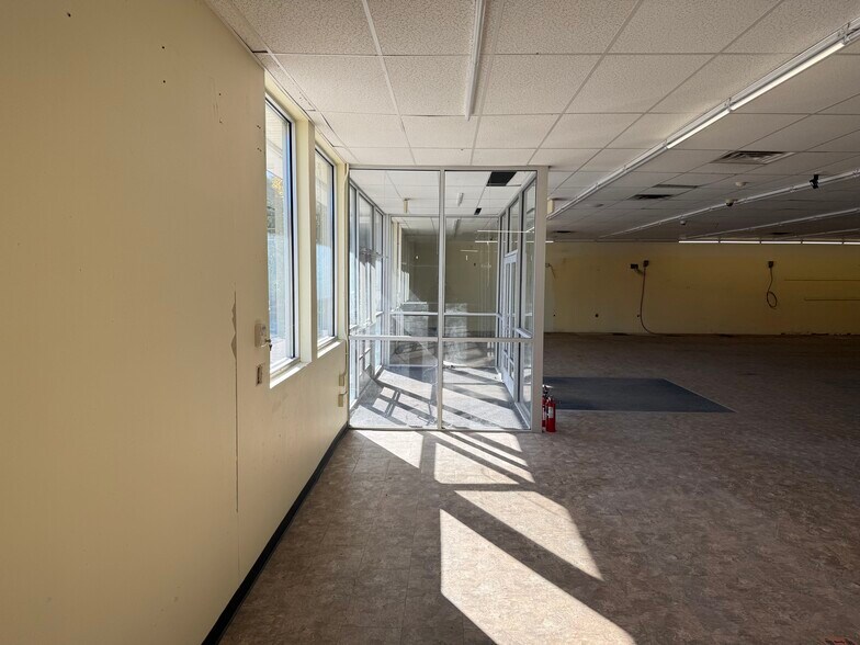 More Photos Of 110 W South St, Groton Freestanding For Sale