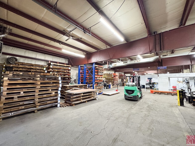 More Photos Of 10 Denlar Dr, Chester Manufacturing For Lease