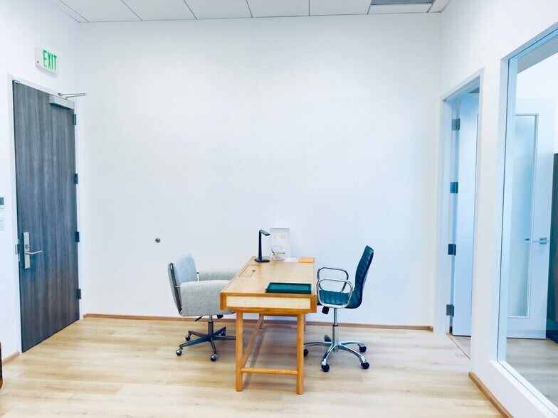 More Photos Of 19790 W Dixie Hwy, Aventura Office For Sale