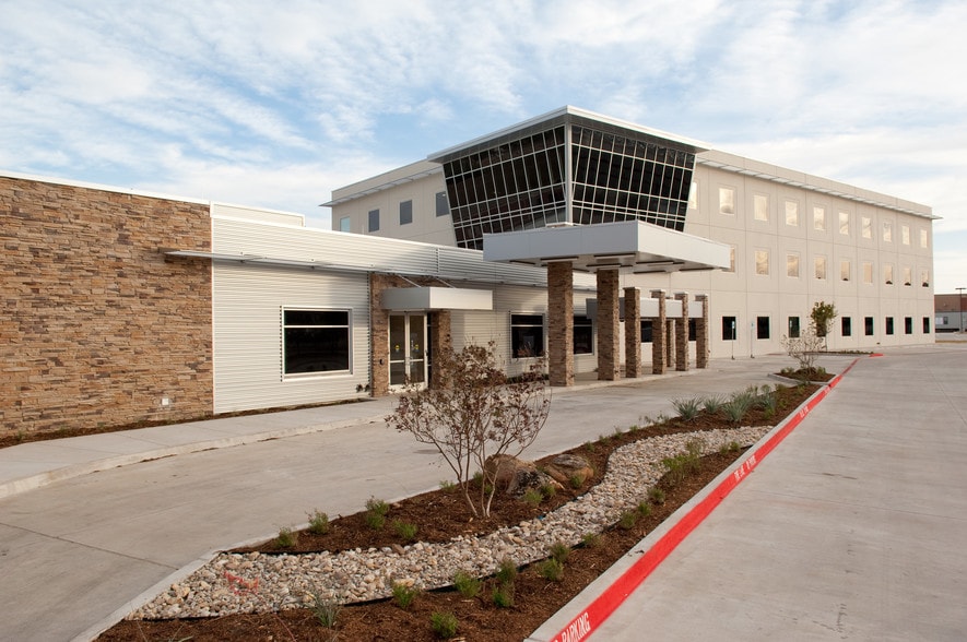 More Photos Of 400 W Arbrook Blvd, Arlington Medical For Lease