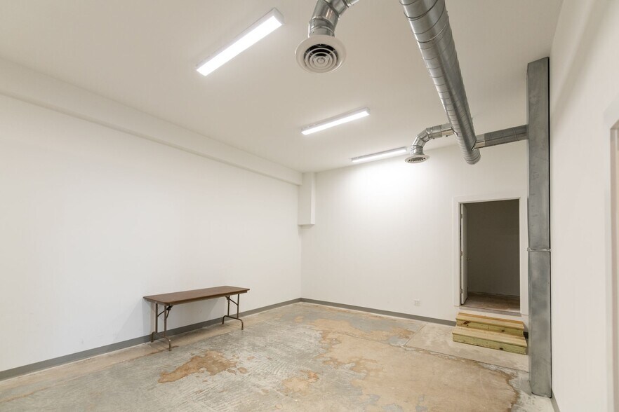 More Photos Of 32 Wall St, Madison General Retail For Lease