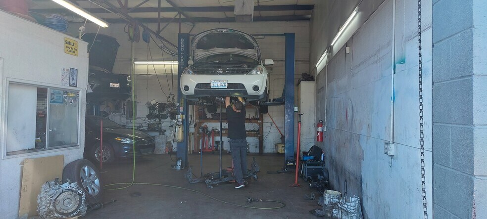 More Photos Of 2061 Losee Rd, North Las Vegas Auto Repair For Sale