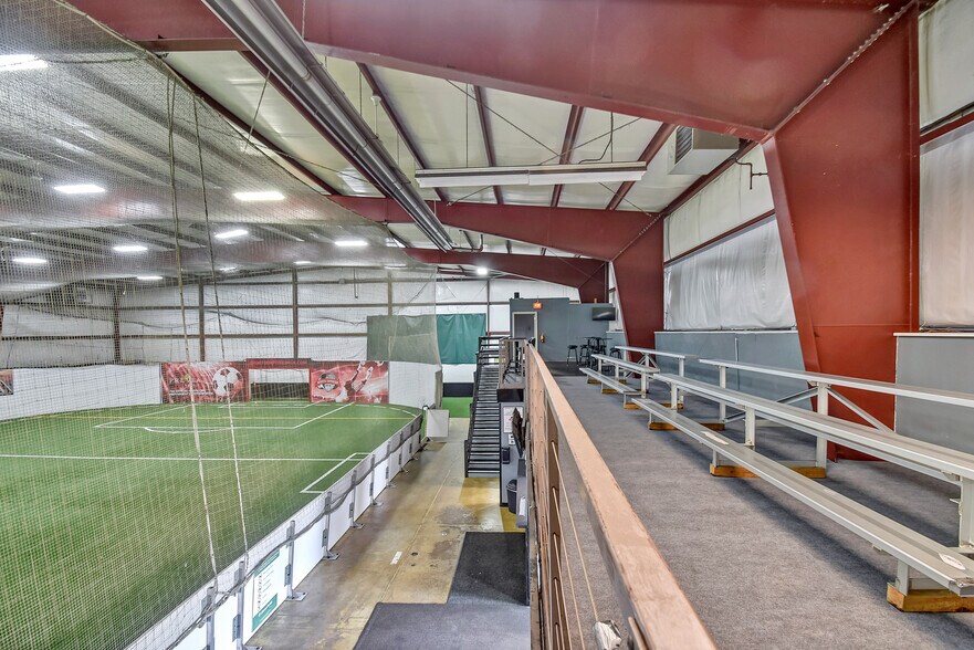 More Photos Of 1856 Nimitz Dr, De Pere Distribution For Lease