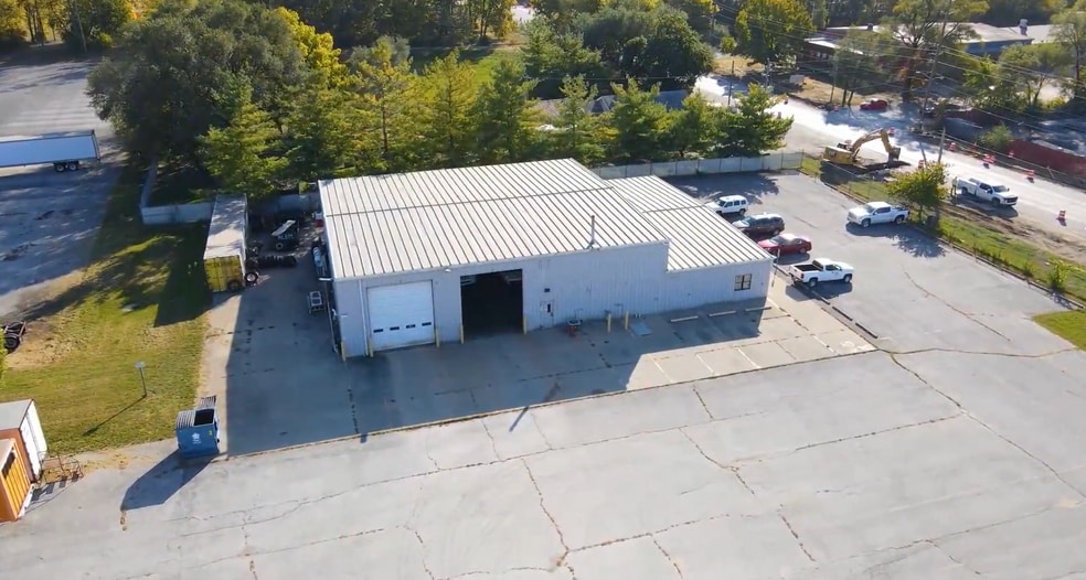 More Photos Of 2560 W Morris St, Indianapolis Warehouse For Lease