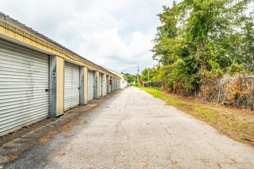 More Photos Of 1719 Signal Point Rd, Charleston Self Storage For Sale