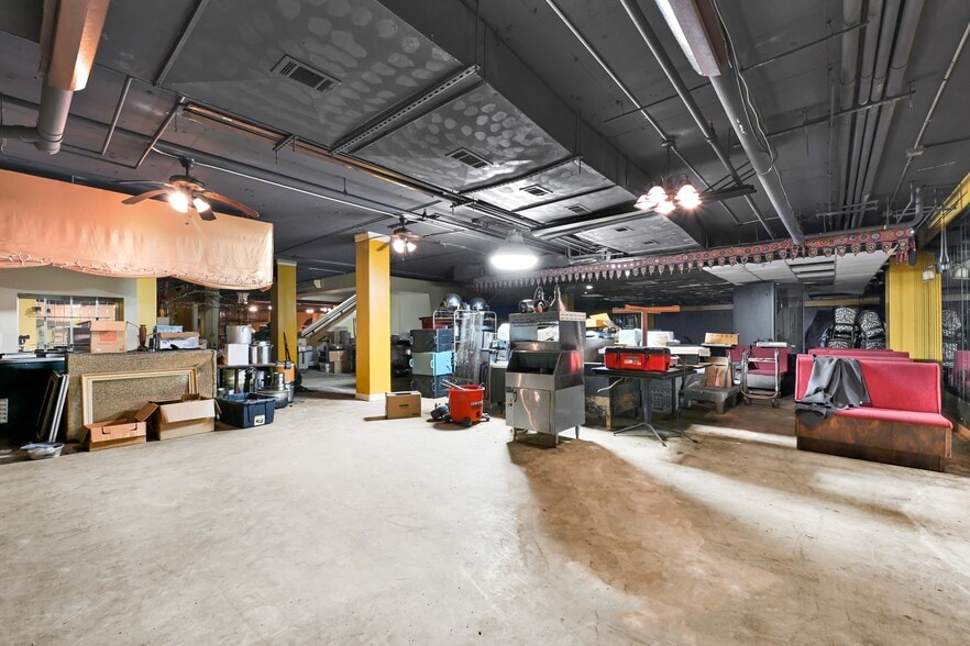 More Photos Of 1055 Bay Area Blvd, Houston Restaurant For Sale