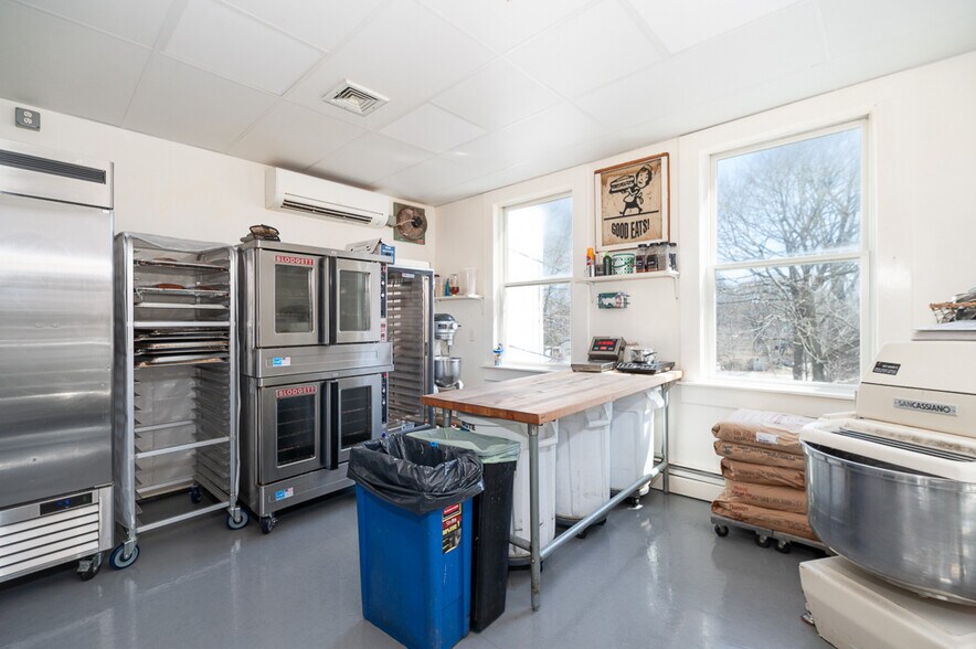 More Photos Of 29 N Main St, Ipswich Office For Sale