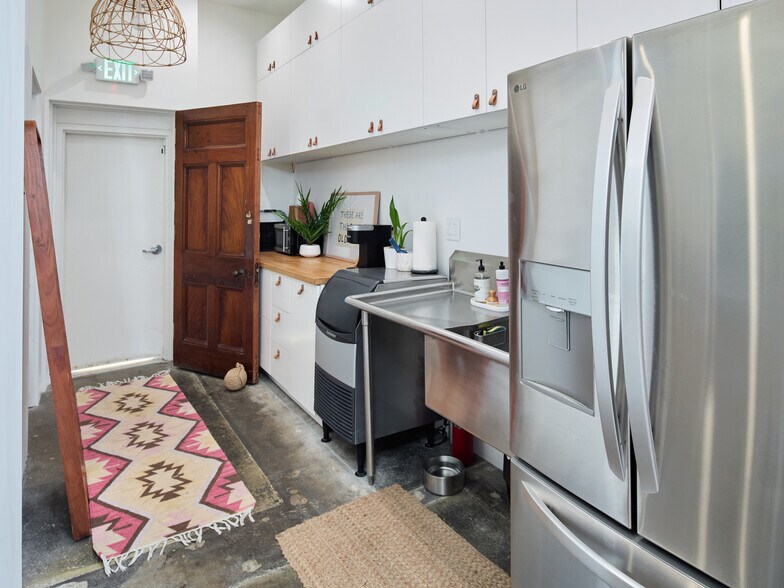 More Photos Of 112 Arena St, El Segundo Office For Sale