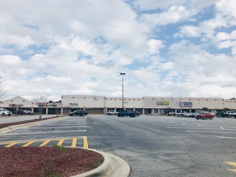 More Photos Of 1200-1320 S Madison Ave, Douglas Storefront For Lease