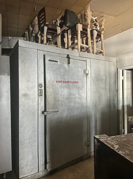 More Photos Of 204-208 Belleville Ave, Brewton Restaurant For Sale