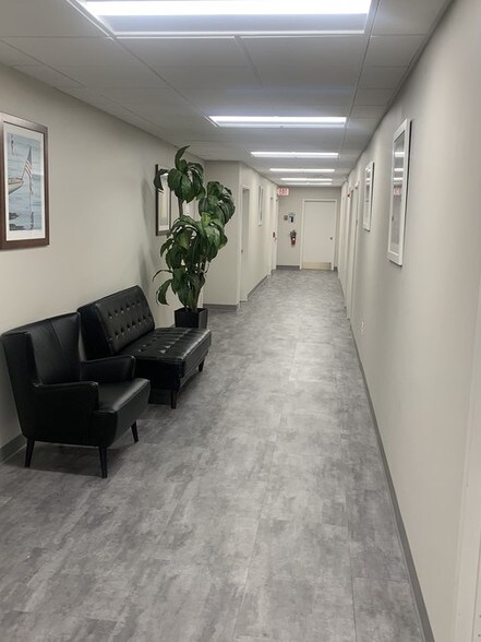 More Photos Of 300 Toll Gate Rd, Warwick Medical For Lease