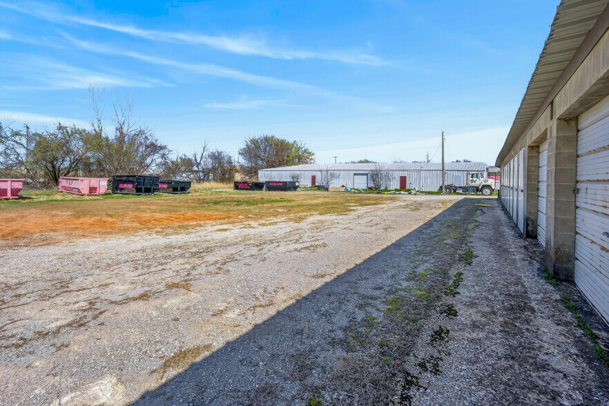 More Photos Of 1505 N Main St, Newcastle Warehouse For Sale