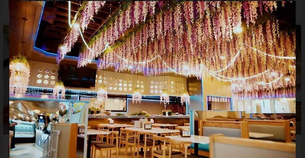 More Photos Of 19961 Century Blvd, Germantown Restaurant For Sale