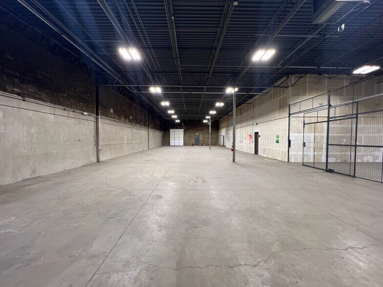 More Photos Of 4975 Paris St, Denver Warehouse For Lease