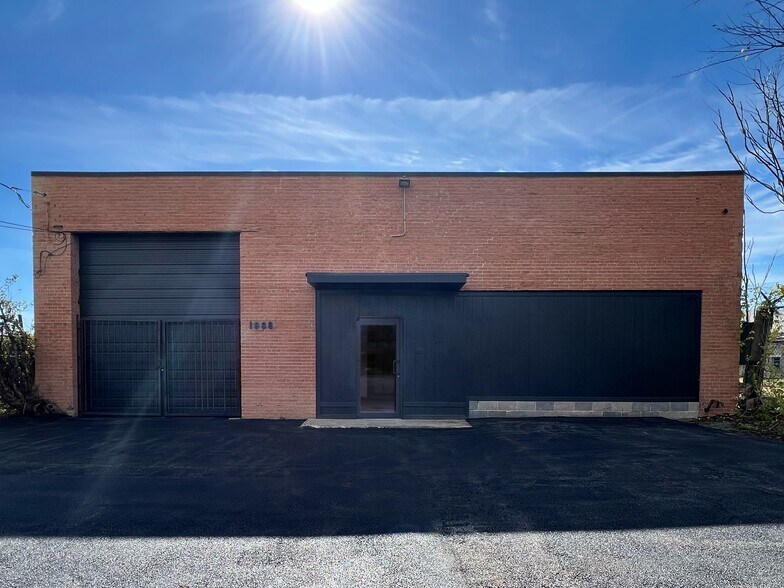 Primary Photo Of 1938 Singleton Blvd, Dallas Light Distribution For Lease