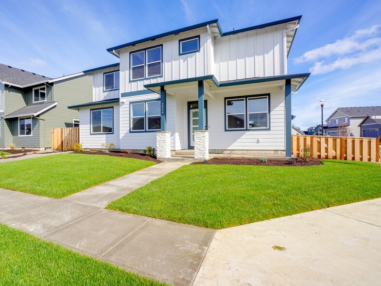 More Photos Of 2932 NW 16th St, Battle Ground Apartments For Sale