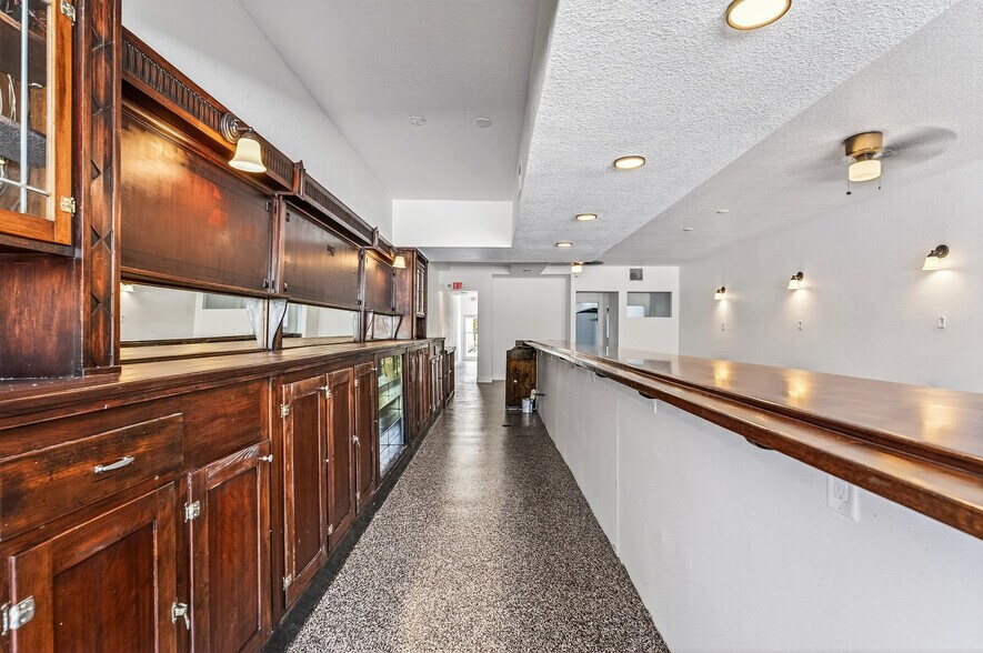 More Photos Of 1453 20th St, Vero Beach Restaurant For Lease