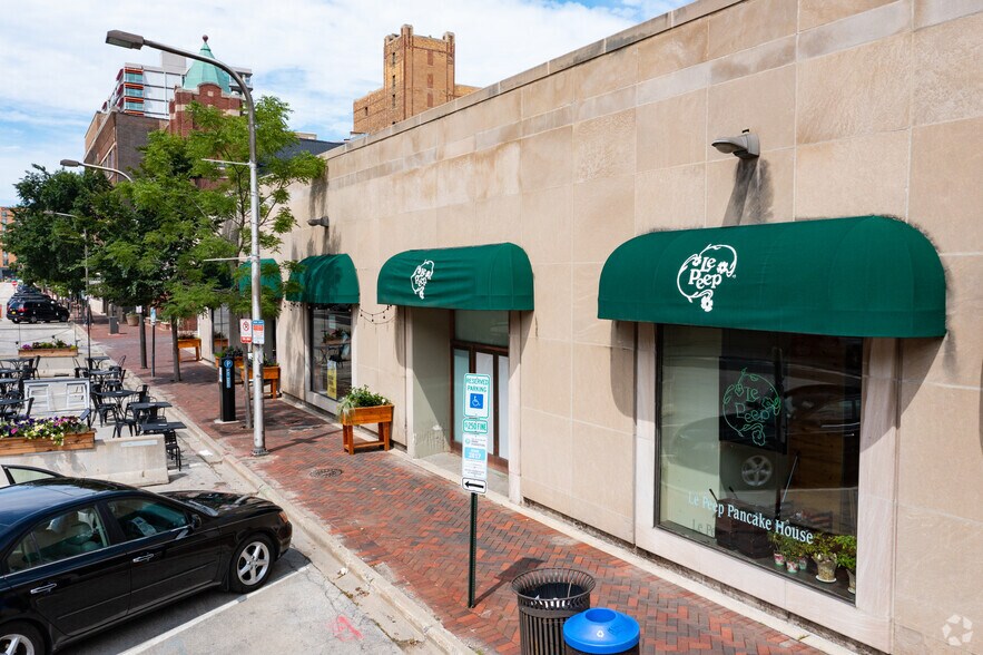 More Photos Of 1709 Benson Ave, Evanston Storefront For Lease