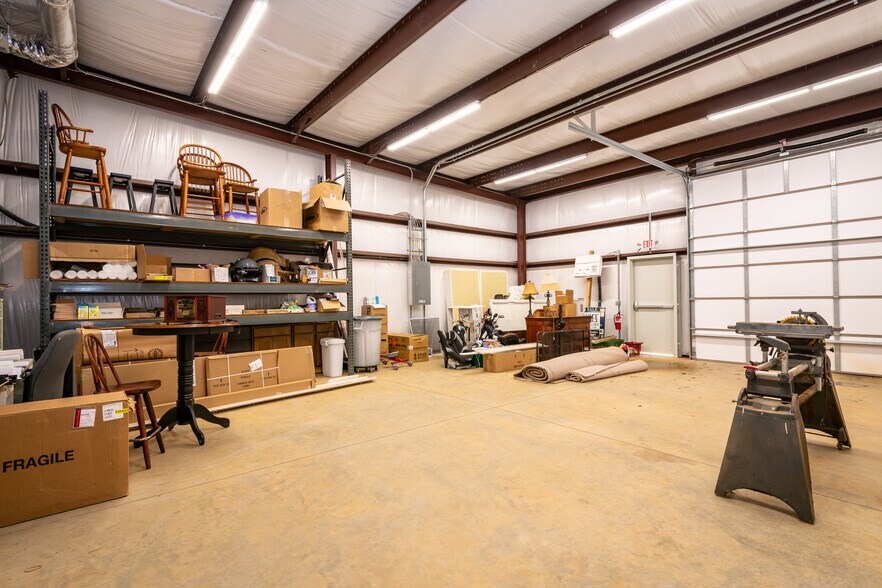 More Photos Of 3951 Wexford Ln, Denver Showroom For Lease
