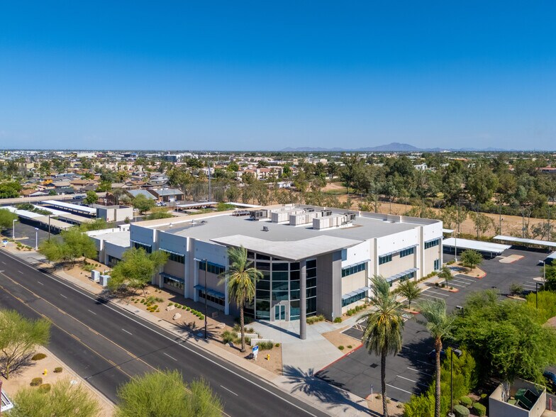 More Photos Of 827 W Grove Ave, Mesa Showroom For Sale
