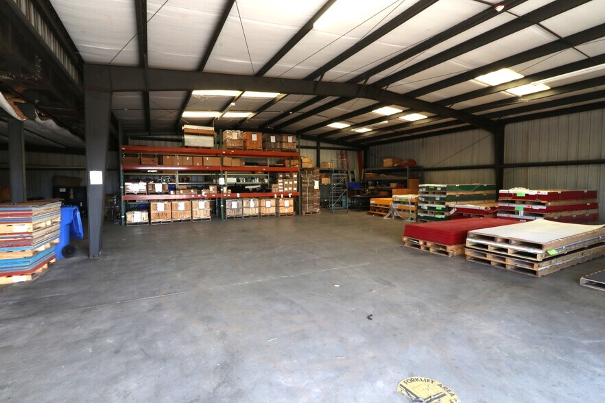 More Photos Of 238 Industrial Park Dr, Monticello Distribution For Sale