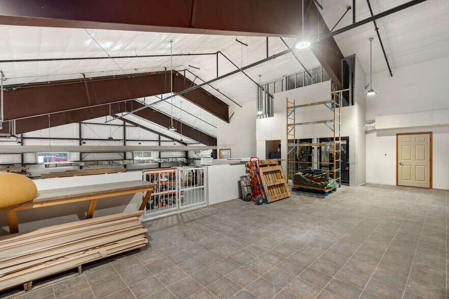 More Photos Of 5740 Boeing Dr, Loveland Warehouse For Sale