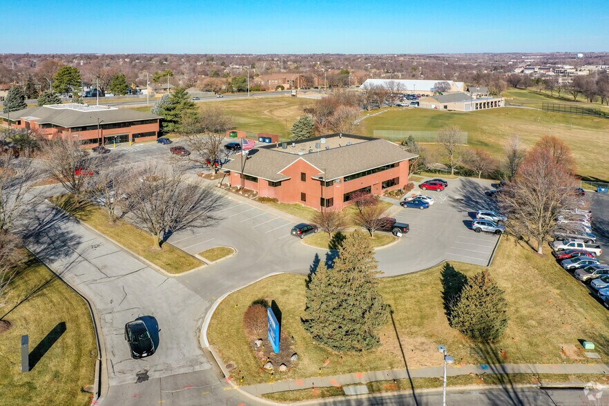More Photos Of 11820-11830 Nicholas St, Omaha Office For Lease