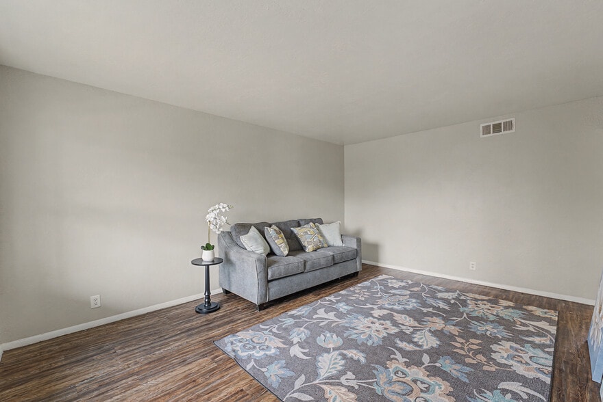 More Photos Of 6330 E 7th St, Tulsa Apartments For Sale