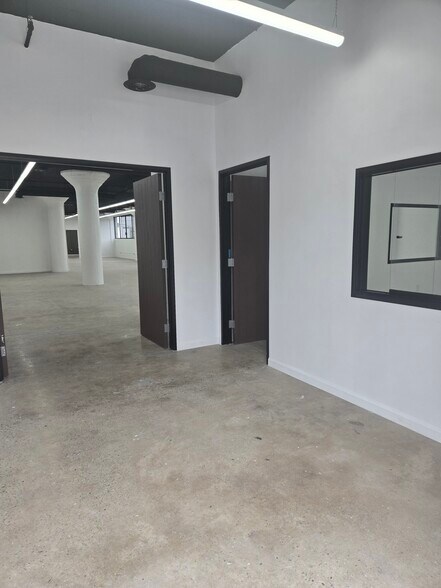 More Photos Of 4500 District Blvd, Vernon Manufacturing For Lease