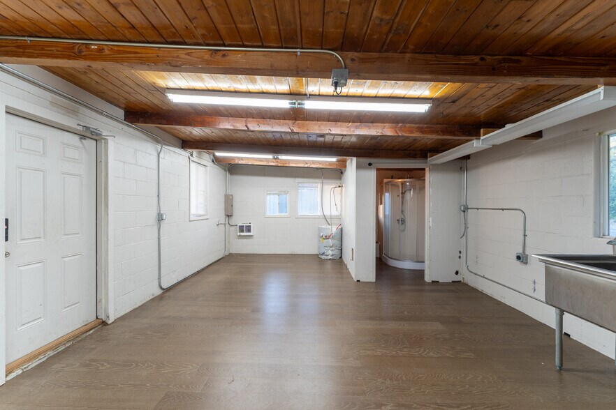 More Photos Of 292 State Highway 505, Winlock Flex For Sale