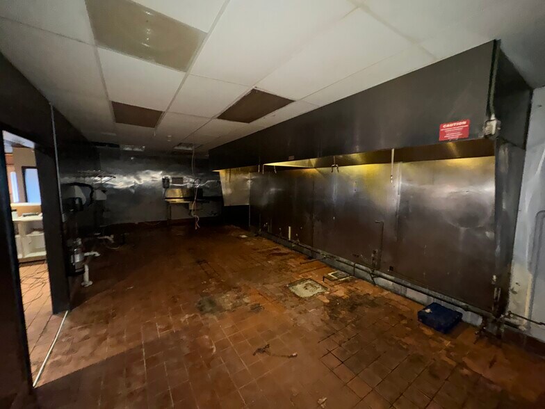 More Photos Of 730 S Main St, Adrian Restaurant For Sale