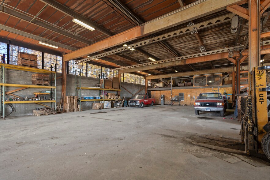 More Photos Of 137 Providence St, Putnam Warehouse For Sale