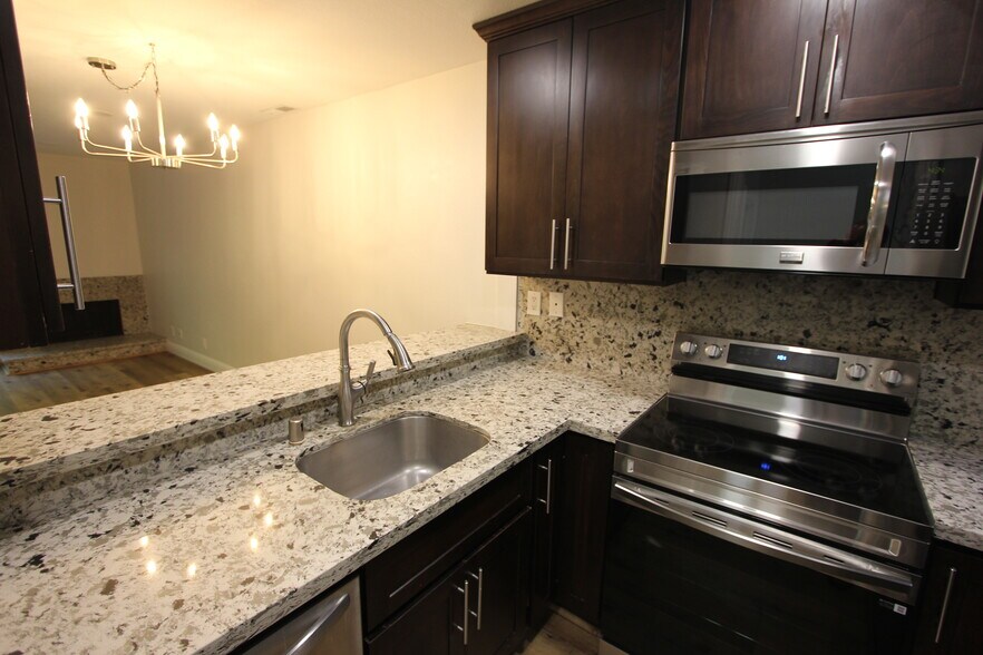 More Photos Of 1327 Montego, Walnut Creek Apartments For Sale