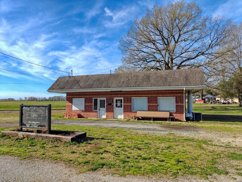 More Photos Of 433 Cedar St, Gleason Specialty For Sale